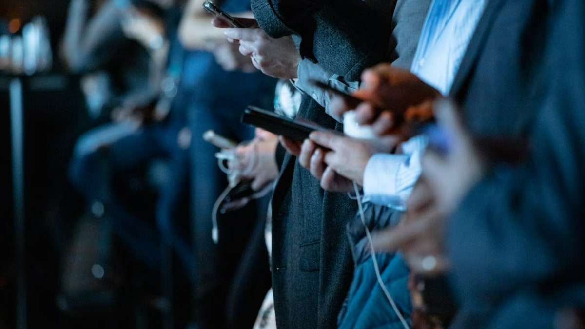 Meta, Google Advised in Vietnam to Use AI to Detect Toxic Content on Social Media: Report