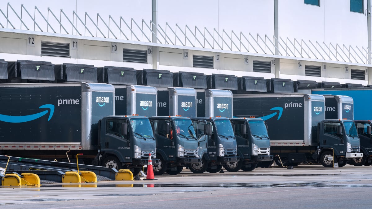 Report: Amazon to Add Tariff Surcharge, White House Responds